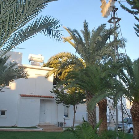 Flisvos Beach Apartments Протарас Екстериор снимка