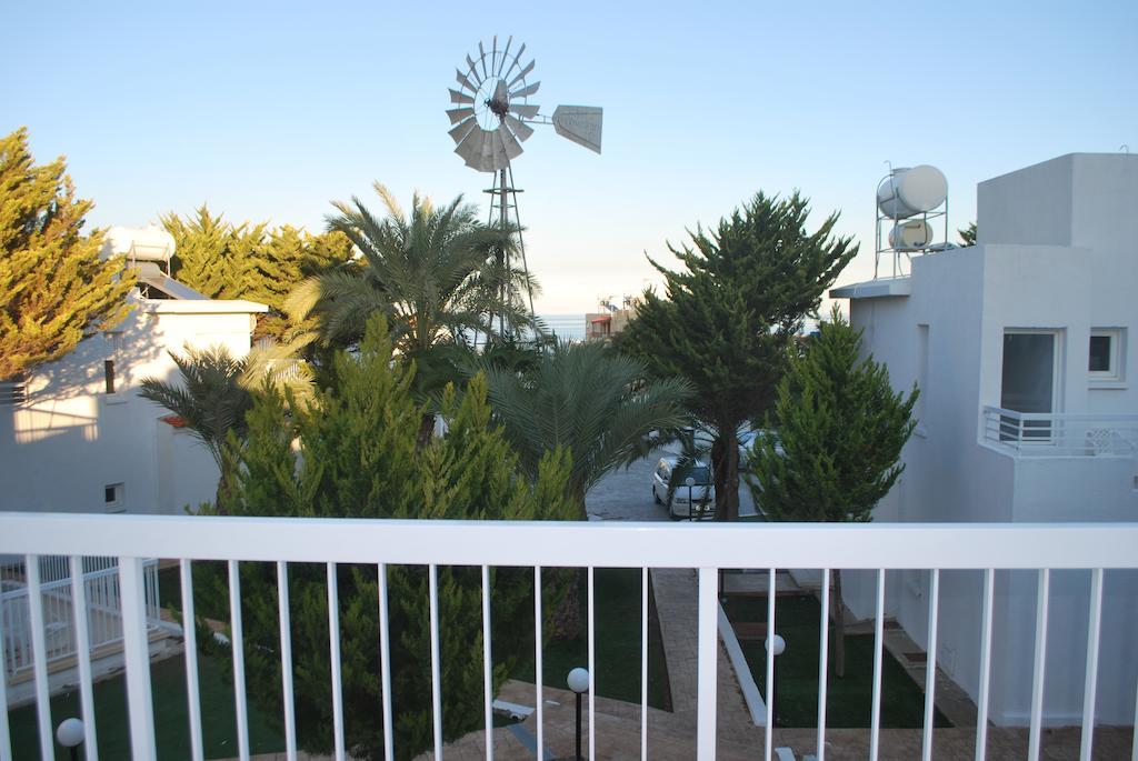 Flisvos Beach Apartments Протарас Стая снимка
