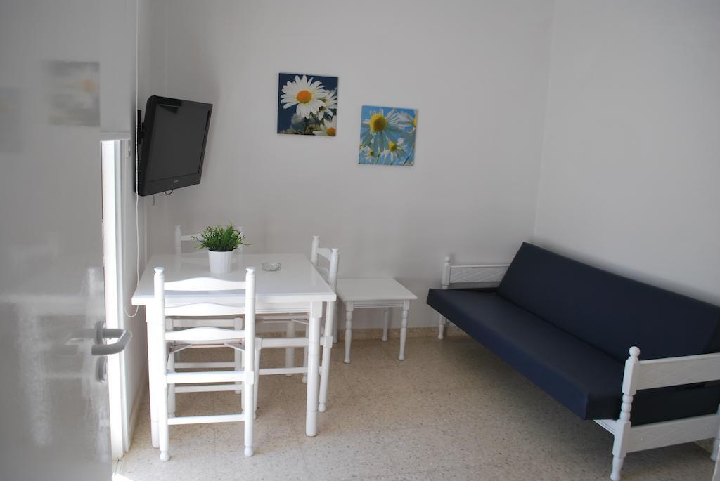 Flisvos Beach Apartments Протарас Стая снимка