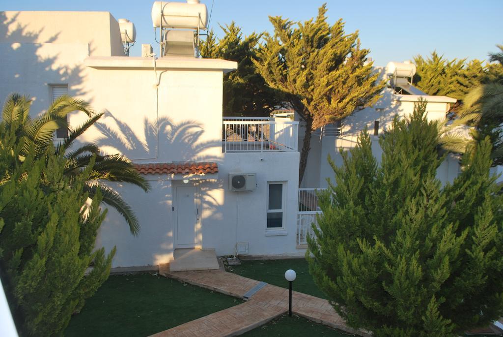 Flisvos Beach Apartments Протарас Екстериор снимка