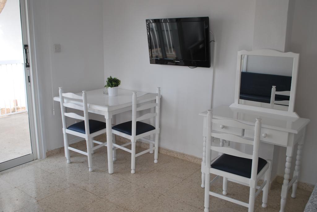 Flisvos Beach Apartments Протарас Стая снимка